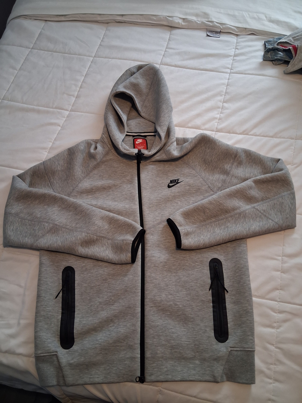 Nike Men’s Grey Full-Zip Hooded Jacket